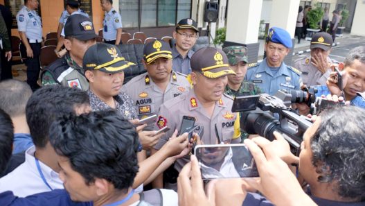 Kapolres memberikan keterangan