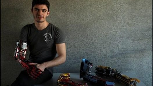 Lengan lego nyata adanya