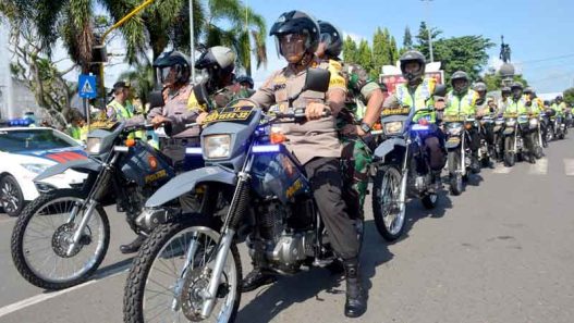TNI Polri Berboncengan