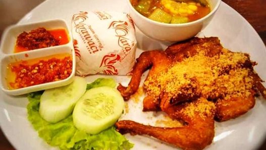 Ayam goreng Karawachi Purwokerto