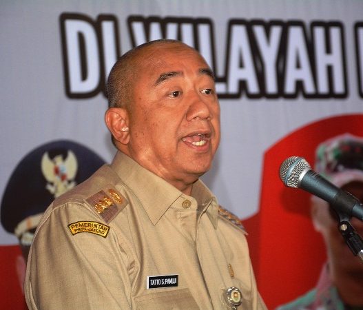 Bupati Cilacap Tatto Cukur Gundul