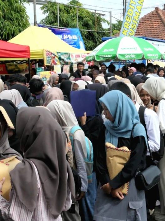 7000 pencari kerja serbu job fair