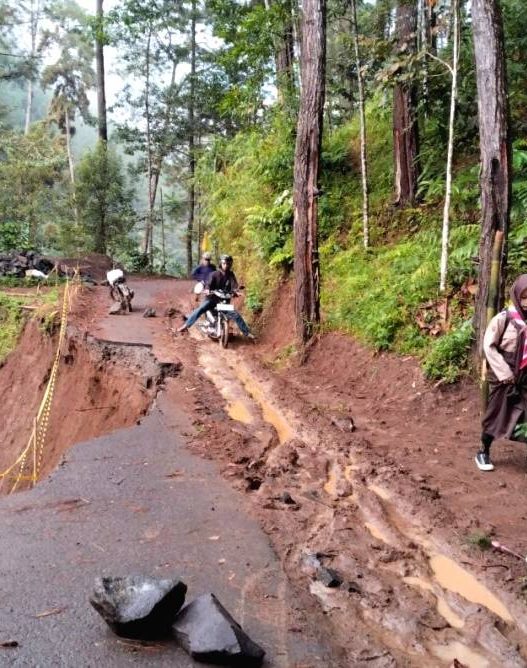 Akses banyumas–banjarnegara putus