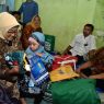 Bupati kebumen kunjungi rumah sepasang suami istri penderita polio dan celebral palsy