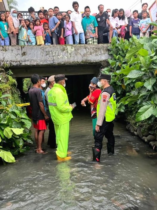 Hilang sejak sabtu, ditemukan meninggal di sungai putat