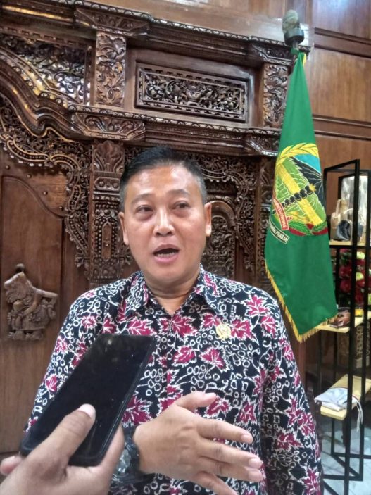 Incar pad dari sampah dan parkir
