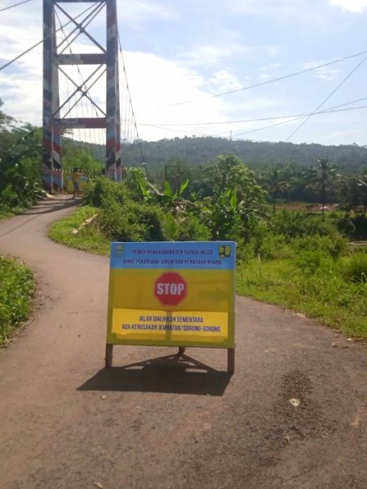 Jembatan gantung sindang banjaran putus