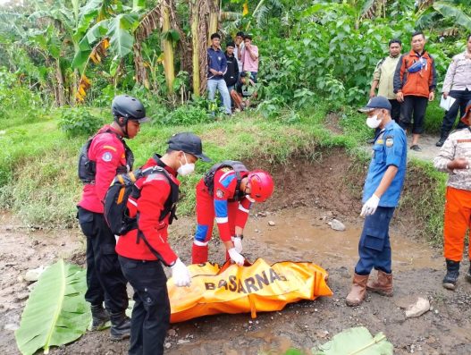 Jenazah lansia ditemukan di sungai serayu