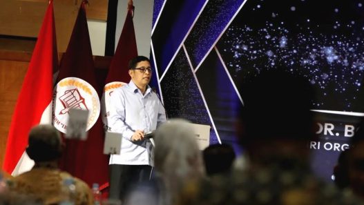 Ketua badan legislasi dan anggota komisi iii dpr ri bob hasan