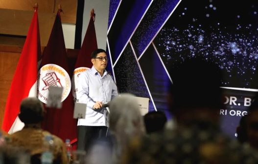 Ketua badan legislasi dan anggota komisi iii dpr ri bob hasan
