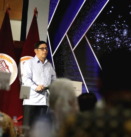 Ketua badan legislasi dan anggota komisi iii dpr ri bob hasan