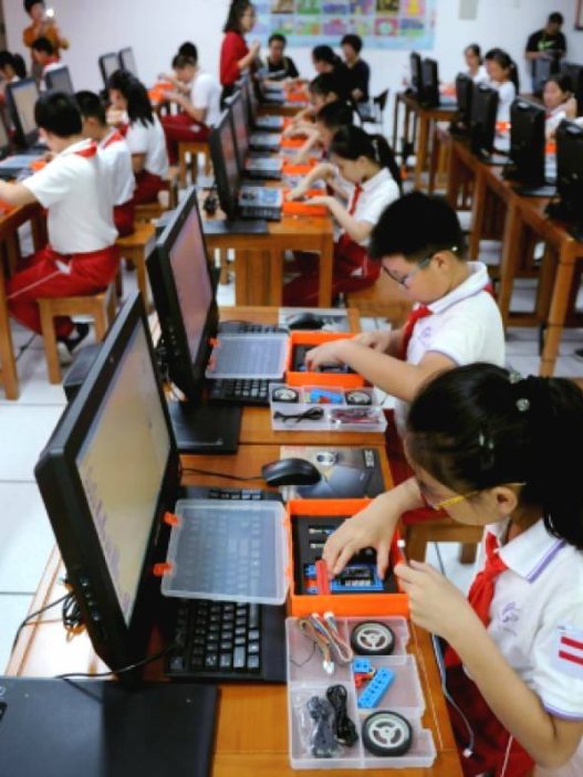 Kurikulum ai dan coding diterapkan 2025