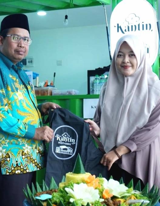 Mimpi dari peti kemas bekas bisa mengemas masa depan