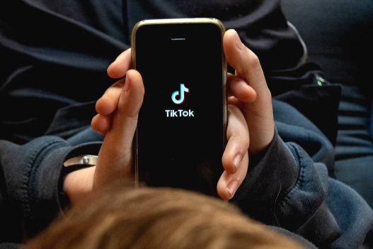 Panduan cara buat video velocity di tiktok yang lagi viral dengan mudah