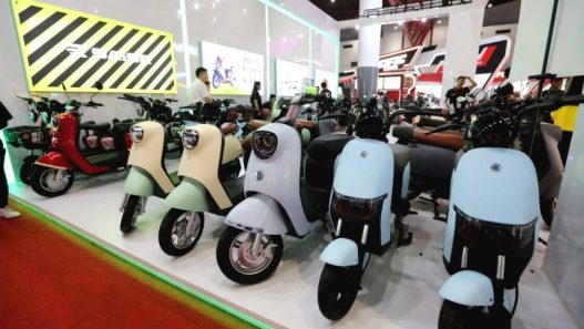 Pemberian subsidi motor listrik tertunda