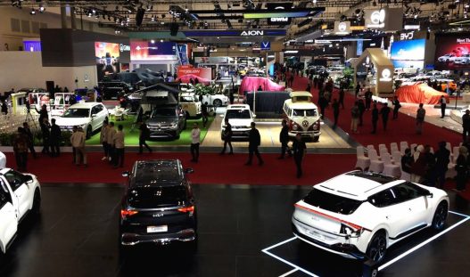 Penjualan mobil di indonesia turun drastis
