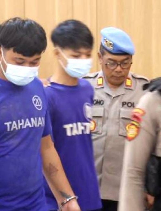 Polres purbalingga mengamankan tiga orang tersangka pelaku tindak pidana kekerasan