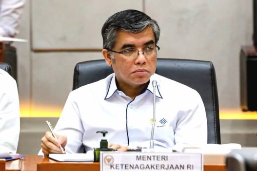 Regulasi menteri ketenagakerjaan yassierli memberikan keterangan terkait permitaan presiden untuk menghapus outsourcing.