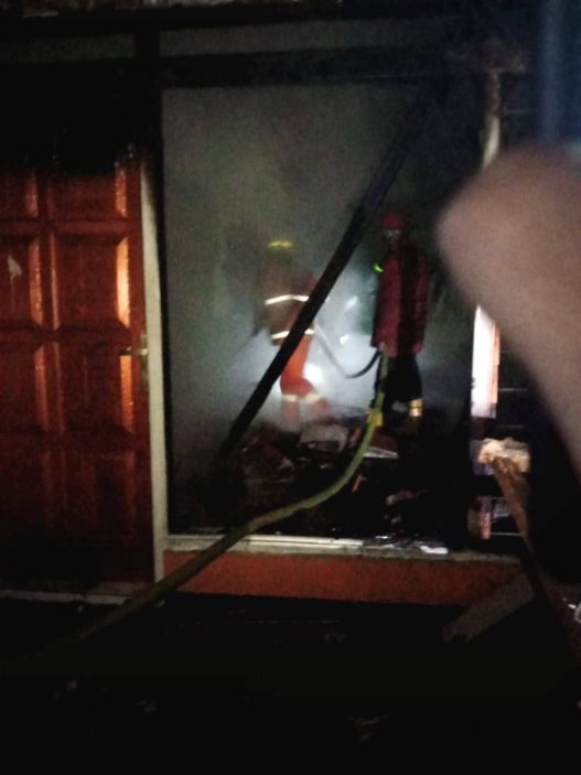 Rumah terbakar di karangklesem purwokerto