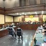 Staf sekjen pdi perjuangan hasto kristiyanto, kusnadi saat bersaksi di pengadilan tindak pidana korupsi