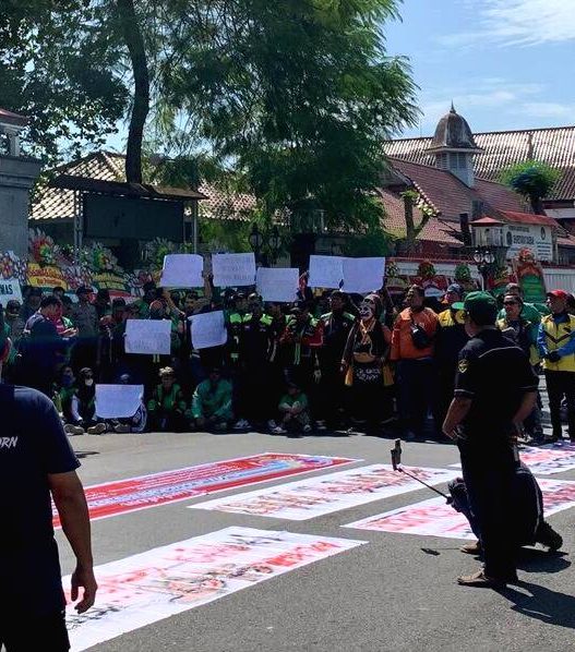 Tuntutan driver ojol demo purwokerto