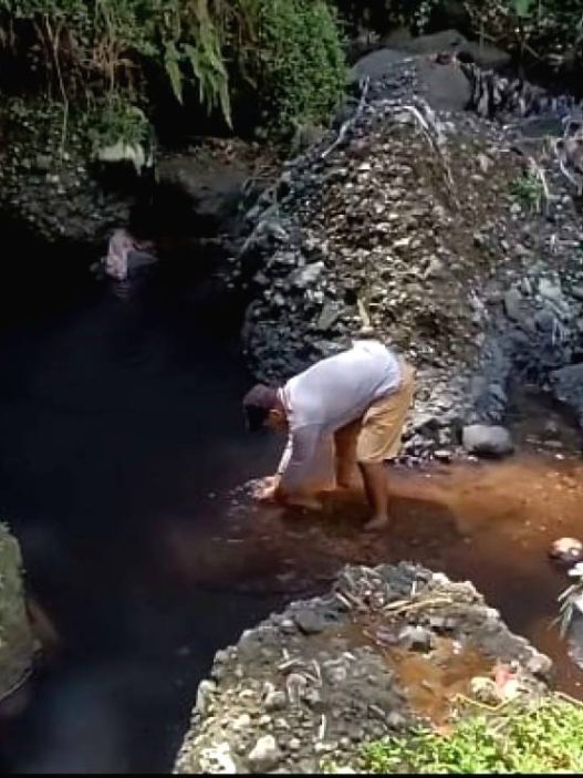 Warga pujotirto keluhkan sungai tercemar