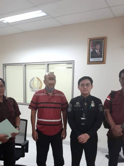 Wna asal malaysia di deportasi
