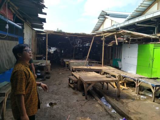 52 pedagang berjualan tanpa atap