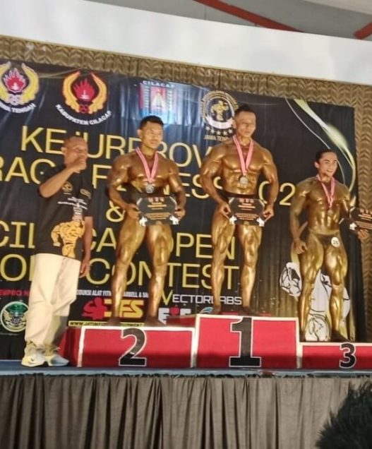 Atlet binaraga raih emas dan perak