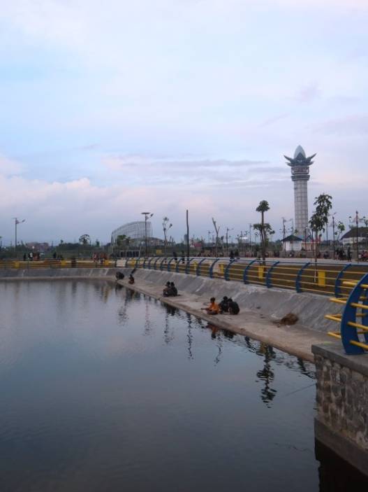 Diproyeksi raup rp 977 juta
