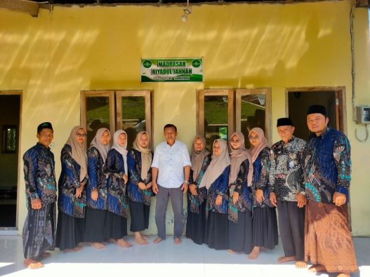 Dprd perjuangkan perbaikan jalan dan layanan keagamaan