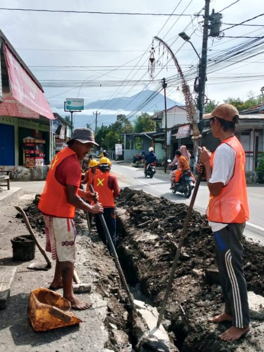 Drainase karanglewas diperlebar