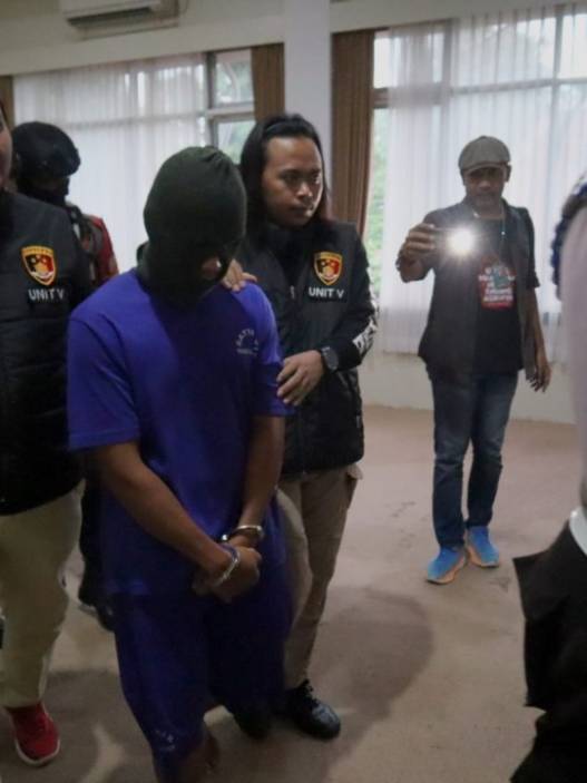 Gadis remaja meninggal dicekik