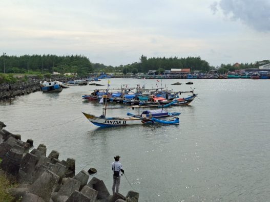 Gelombang tinggi diprediksi capai 4 meter