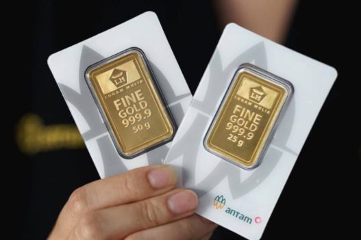 Harga emas batangan 24 karat produksi logam mulia antam kembali mengalami penurunan pada kamis