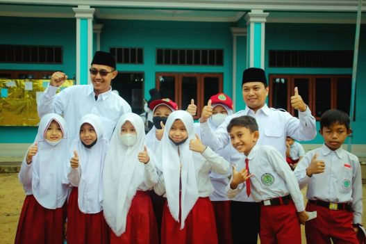 Informasi seputar syarat daftar guru sekolah rakyat secara lengkap