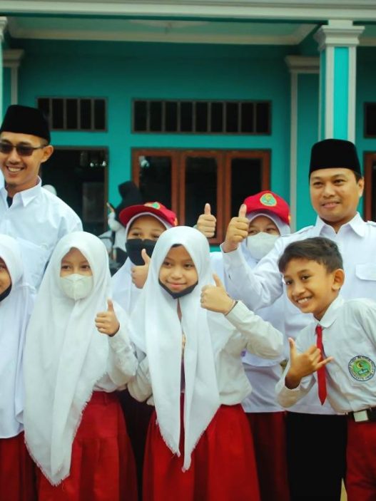 Informasi seputar syarat daftar guru sekolah rakyat secara lengkap