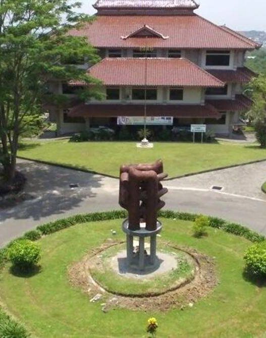 Isi surakarta