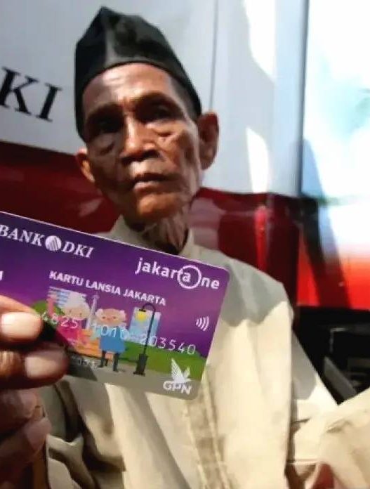 Kartu lansia jakarta klj 2025 bantuan tunai rp900 ribu tiap triwulan