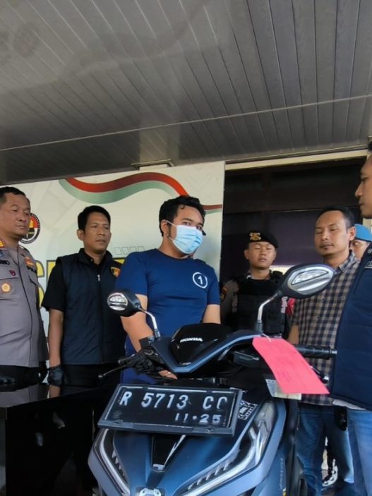 Karyawan spbu curi uang perusahaan