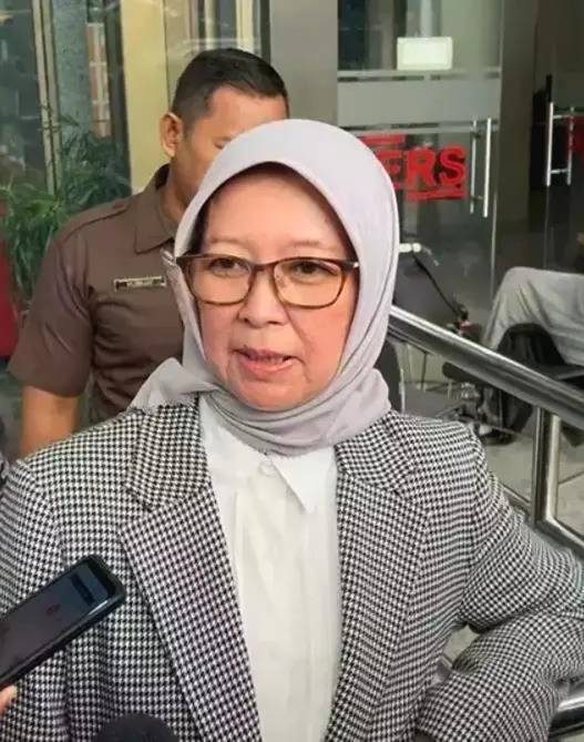 Kpk periksa tiga pejabat migas
