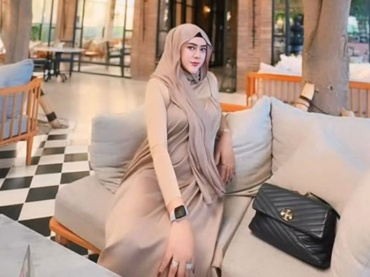 Mantap berhijab usai umrah