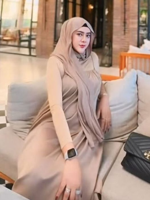 Mantap berhijab usai umrah