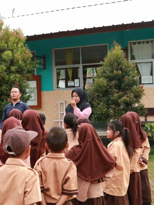 Mengikuti arahan dari presiden ri prabowo subianto, sekolah rakyat secara resmi akan berlangsung pada bulan juli 2025