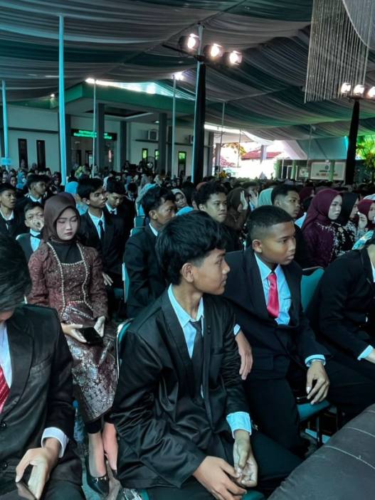 Mts negeri 2 lepas 338 siswa