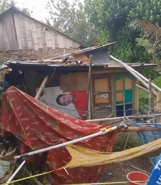 Nenek trewu bertahan hidup dari mengamen