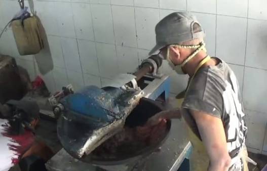 Omzet penggilingan daging melesat