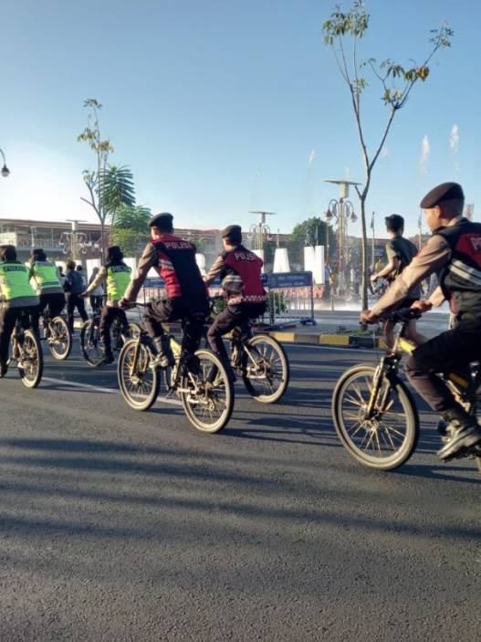 Pasukan sepeda kembali tertibkan alun alun