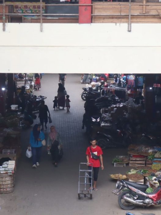 Pedagang pasar wage berharap penataan menyeluruh
