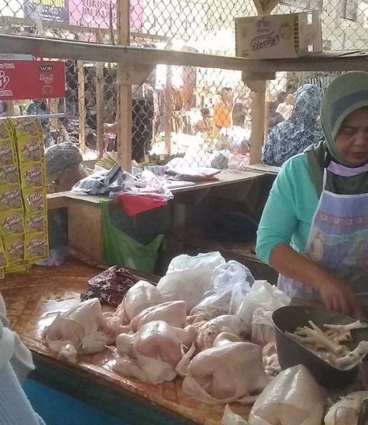 Permintaan daging ayam lesu